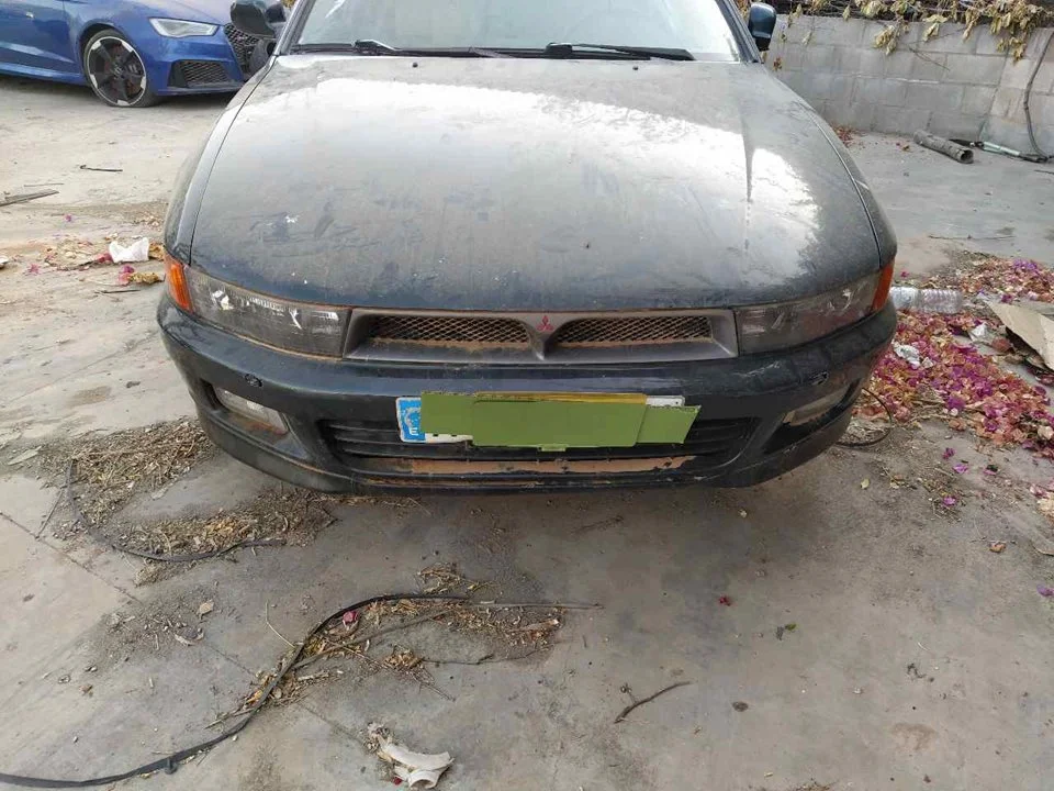 MITSUBISHI GALANT FAMILIAR (EA0)