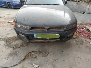 MITSUBISHI GALANT FAMILIAR (EA0) foto 1