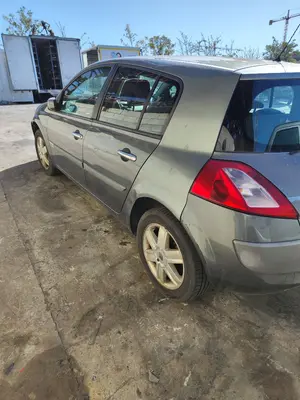 RENAULT MEGANE II BERLINA 5P foto 4
