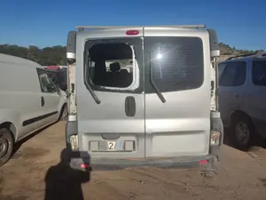 RENAULT TRAFIC II FURGÓN foto 3