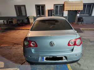 VOLKSWAGEN PASSAT BERLINA (3C2) foto 3