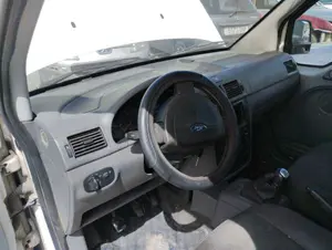 FORD TOURNEO CONNECT (TC7) foto 2