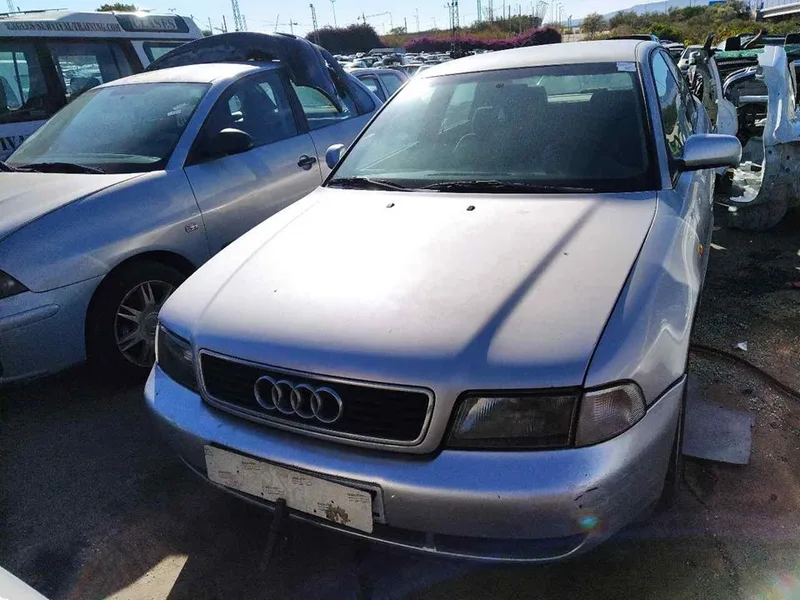 AUDI A4 BERLINA (B5)