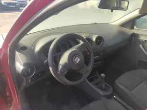 SEAT IBIZA (6L1) foto 2