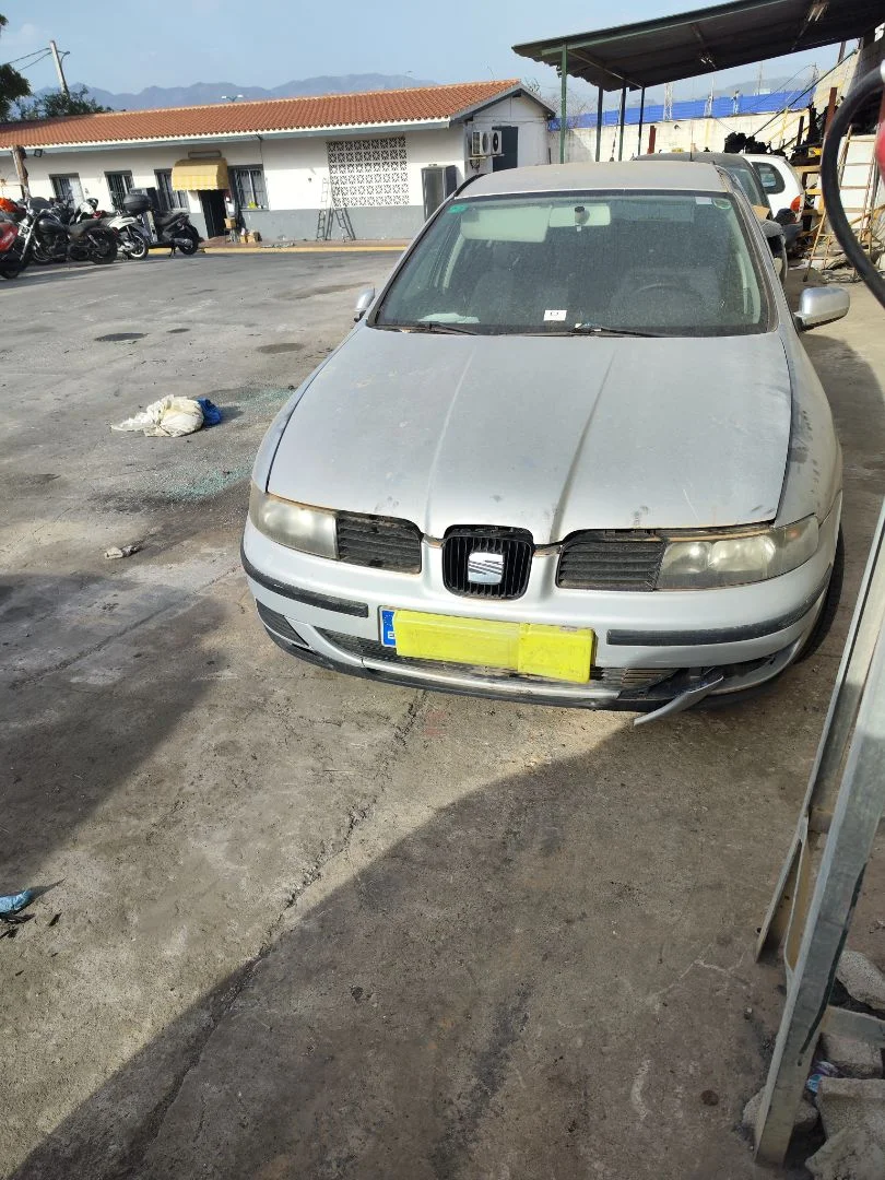 SEAT LEON (1M1)