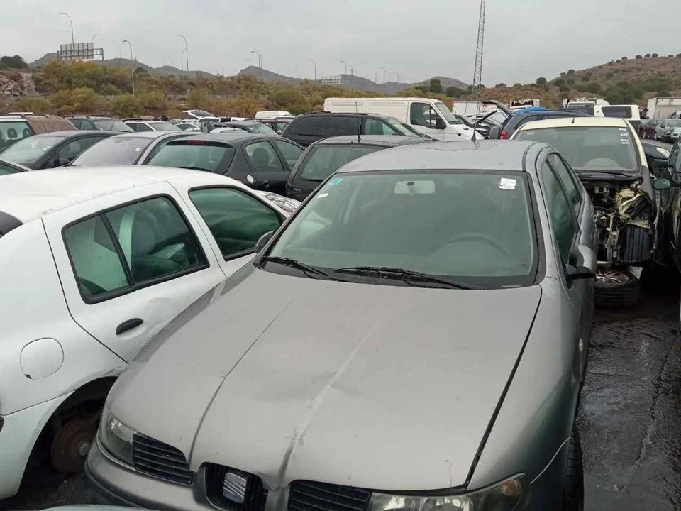 SEAT LEON (1M1)