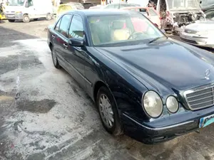 MERCEDES-BENZ CLASE E (BM 210) FAMILIAR foto 7