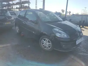 RENAULT CLIO III foto 2