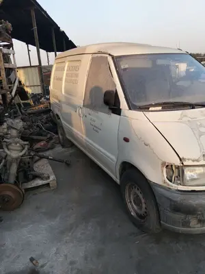 NISSAN VANETTE CARGO foto 3