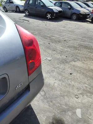 NISSAN PRIMERA BERLINA (P12) foto 3