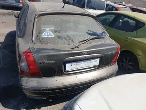 DAEWOO NUBIRA BERLINA foto 8