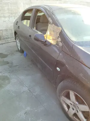 PEUGEOT 407 foto 3