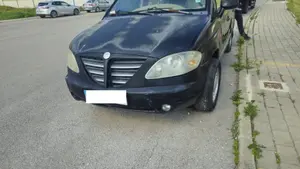 SSANGYONG RODIUS foto 1