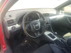 AUDI A4 AVANT (8E) foto 6
