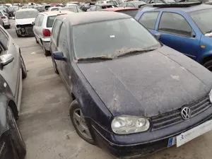 VOLKSWAGEN GOLF IV BERLINA (1J1)(10.1997) foto 2