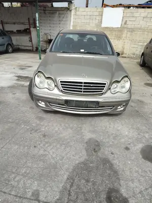 MERCEDES-BENZ CLASE C (BM 203) BERLINA foto 7