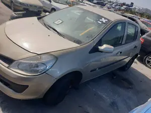 RENAULT CLIO III foto 2
