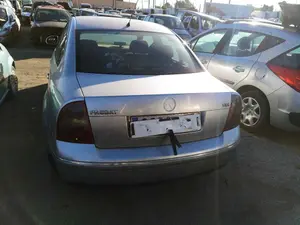 VOLKSWAGEN PASSAT BERLINA (3B3) foto 5