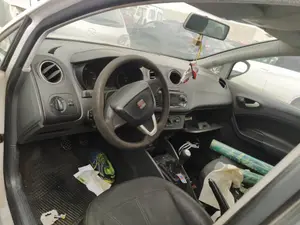 SEAT IBIZA BERLINA (6J5) foto 5