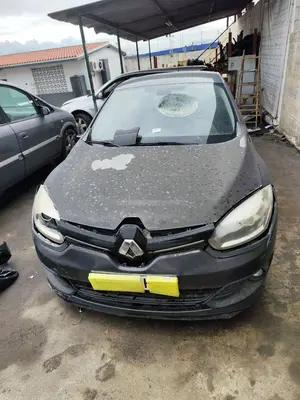 RENAULT MEGANE III BERLINA 5P foto 2