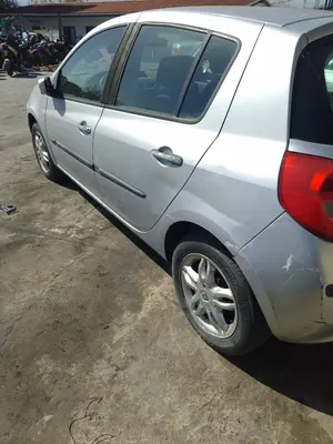 RENAULT CLIO III foto 5