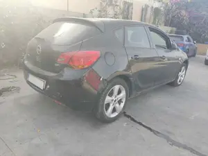 OPEL ASTRA J BERLINA 5P foto 5