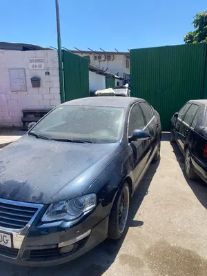 VOLKSWAGEN PASSAT BERLINA (3C2) foto 1