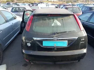 FORD FOCUS BERLINA (CAK) foto 1