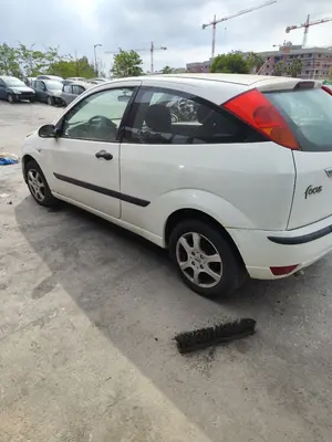 FORD FOCUS BERLINA (CAK) foto 6