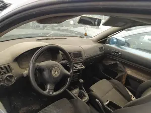 VOLKSWAGEN GOLF IV BERLINA (1J1)(10.1997) foto 2