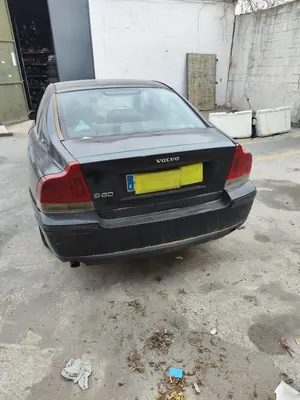 VOLVO S60 BERLINA foto 4