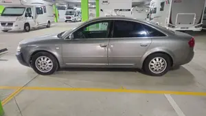 AUDI A6 BERLINA (4B2) foto 4