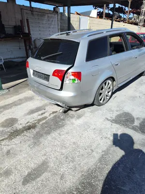 AUDI A4 AVANT (8E) foto 8