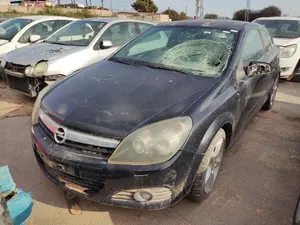 OPEL ASTRA H GTC foto 1