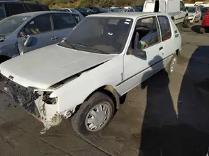 PEUGEOT 205 BERLINA foto 4