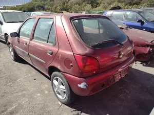 FORD FIESTA BERLINA (DX) foto 5