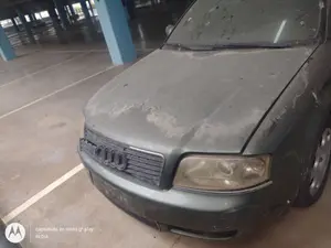 AUDI A6 BERLINA (4B2) foto 4