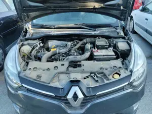RENAULT CLIO IV GRANDTOUR foto 7