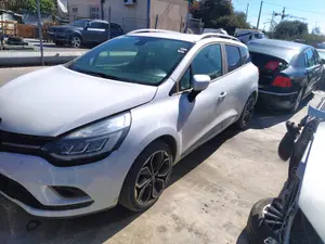 RENAULT CLIO IV GRANDTOUR foto 5
