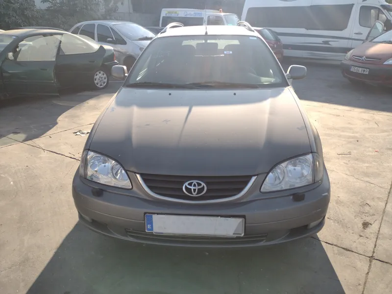 TOYOTA AVENSIS VERSO (M20)
