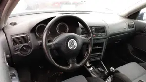 VOLKSWAGEN GOLF IV BERLINA (1J1)(10.1997) foto 4