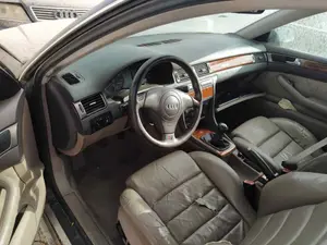 AUDI A6 BERLINA (4B2) foto 5