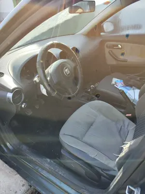 SEAT IBIZA (6L1) foto 2