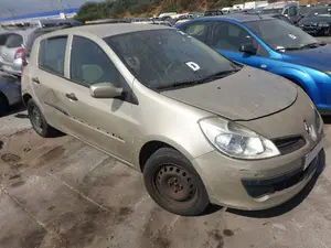 RENAULT CLIO III foto 3