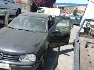 VOLKSWAGEN GOLF IV BERLINA (1J1)(10.1997) foto 2