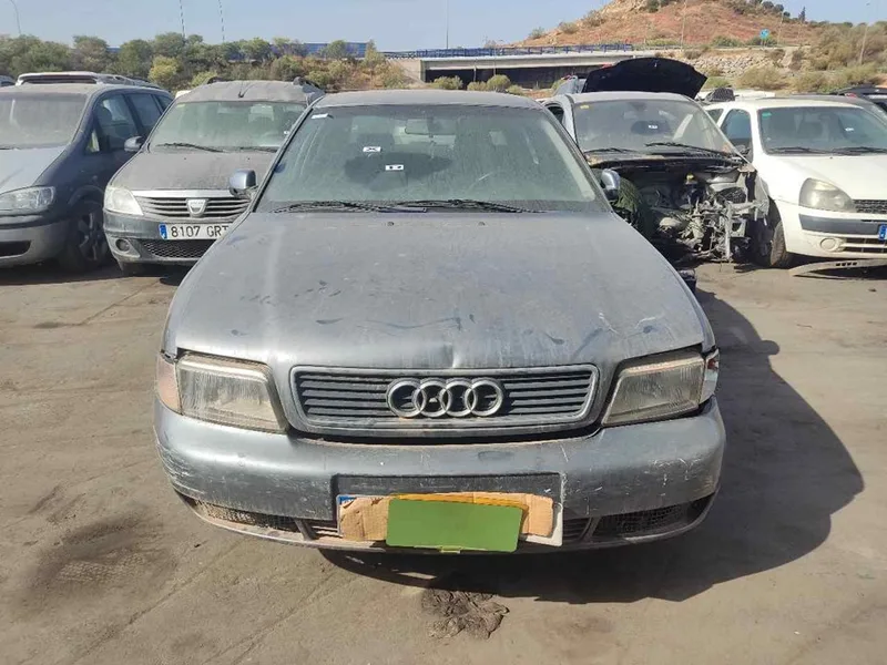 AUDI A4 BERLINA (B5)